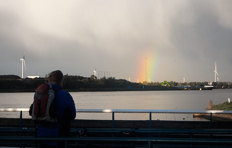 Another ferry shot. A short rainbow, but it fits so well with the large post.