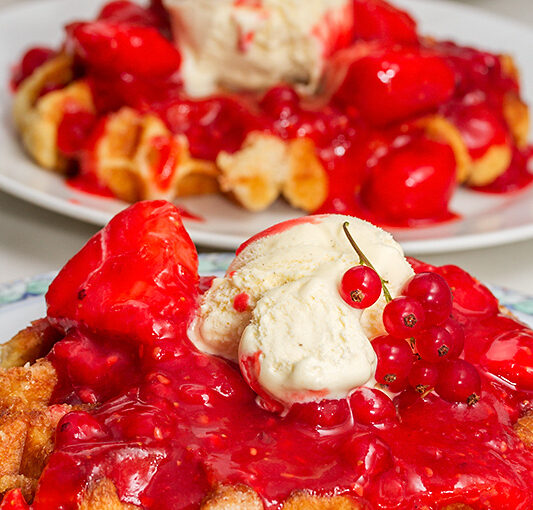 Aug 05 – Waffles, ice and fruit