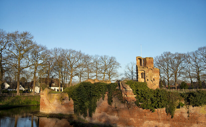 Last holiday photo. View on Batenburg castle (ruin) in the morning.