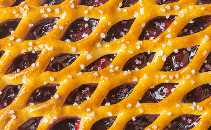 "When I get older losing my hair. Many years from now.. " You know the rest of the song. I made it today, including the hair :) So (virtual) cherry pie ("vlaai") for everyone.