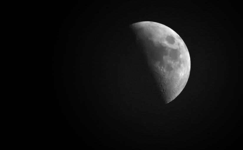 First first quarter of the moon this year (and an almost bright sky for a few hours)